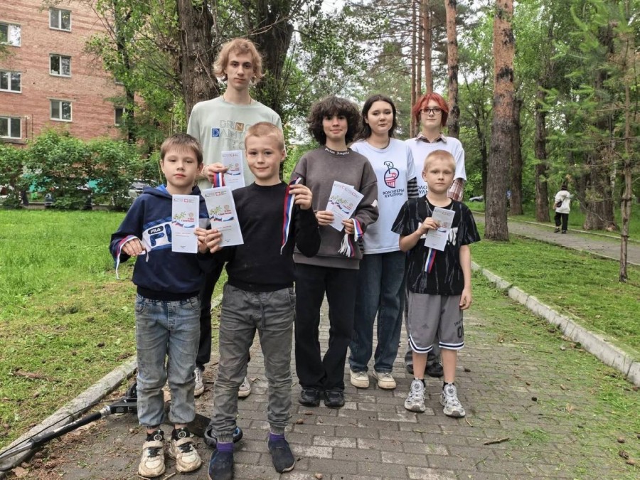 Центральная городская библиотека стала участницей акции «Российский триколор» Центральная городская библиотека стала участницей акции «Российский триколор»