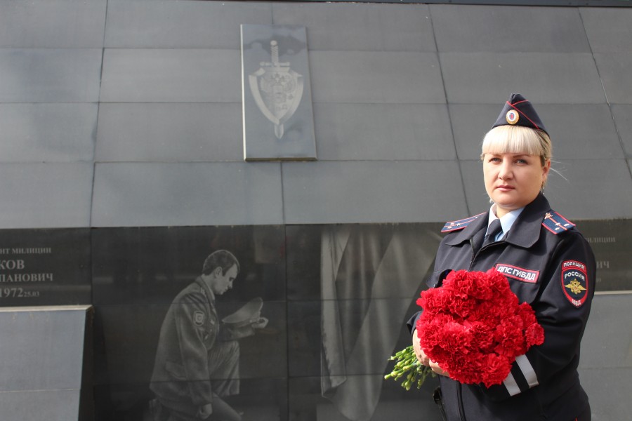 В Арсеньеве прошла церемония открытия мемориальной доски ветерану МВД