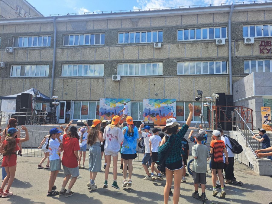 В Арсеньеве отметили День молодежи – праздник молодости, энергии, творчества! В Арсеньеве отметили День молодежи – праздник молодости, энергии, творчества!