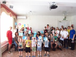 В праздник весны молодогвардейцы побывали в реабилитационном центре «Ласточка»