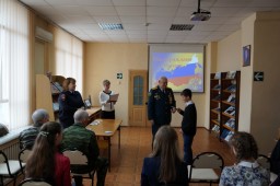 Торжественная церемония вручения паспортов юным гражданам России в Центральной городской библиотеке 0