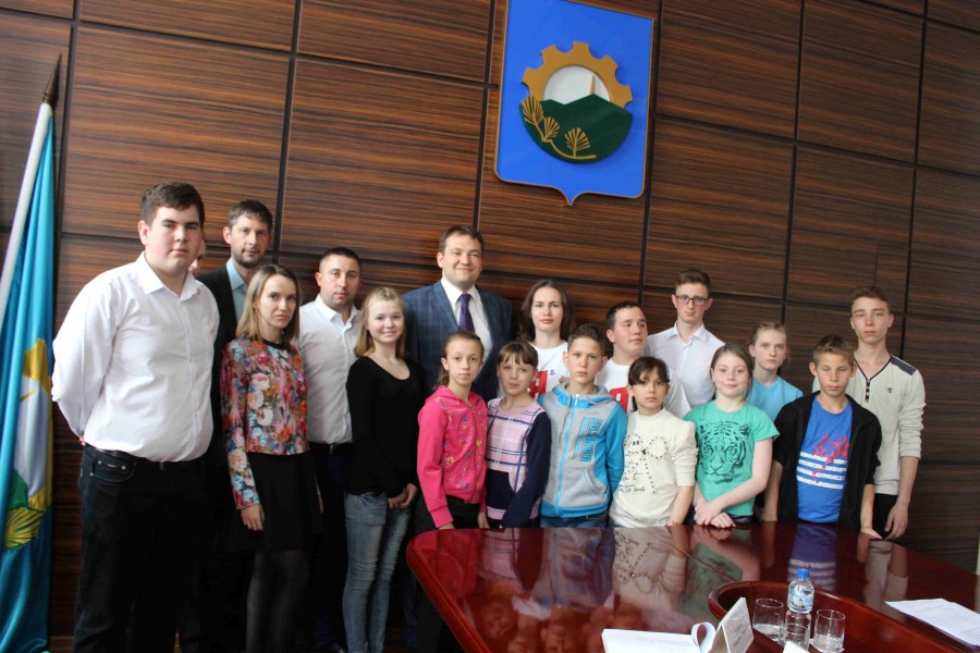Молодые активисты Арсеньева отметили День российского парламентаризма