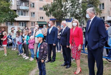 В Арсеньеве состоялась церемония открытия детской площадки