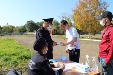 Госавтоинспекторы Арсеньева приняли участие в «Школе безопасности» 1