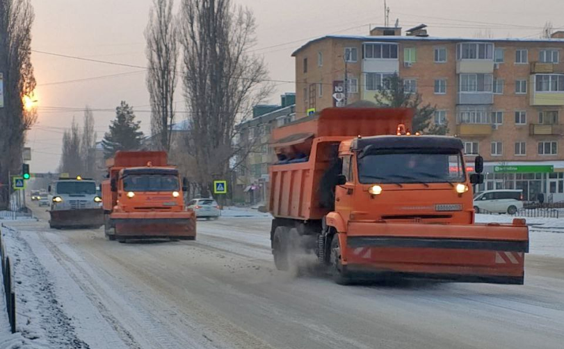 В Арсеньеве продолжается уборка снега