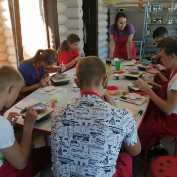 25 школьников Арсеньева отправились во Всероссийский детский центр "Океан" 3