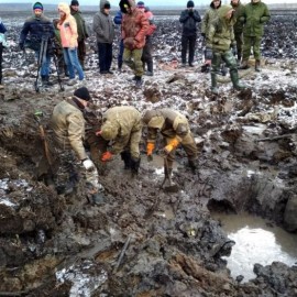 В Приморье поисковики подняли из болота останки самолета времен Великой Отечественной 2