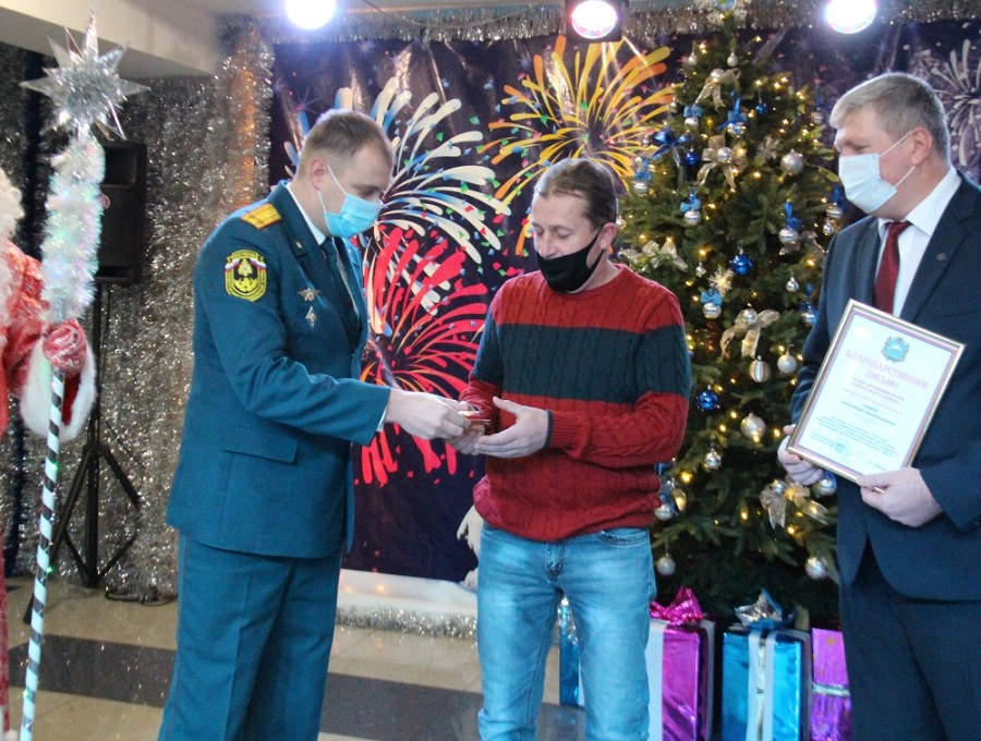 Медаль «За спасение погибающих на водах» вручена жителю Арсеньева