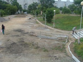 В Арсеньевском городском округе продолжается благоустройство сквера и парка 2