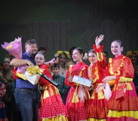 Народный хореографический коллектив «Романтика» провел свой ежегодный отчетный концерт в Арсеньеве 1