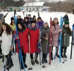 Арсеньевские школьники и воспитанники детских садов встали на лыжи 1