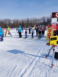 В Арсеньеве лыжники разных возрастов приняли участие в "Рождественской гонке" 2