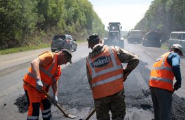 Примавтодор ремонтирует муниципальные дороги в Арсеньеве, Октябрьском и Спасском районах