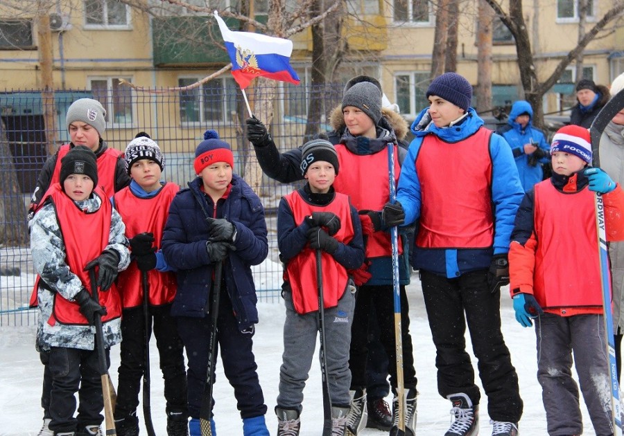 В Арсеньеве состоялся юбилейный турнир по хоккею среди дворовых команд