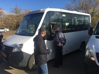 В Арсеньеве проверили соблюдение масочного режима в пассажирском транспорте 3