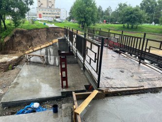 Арсеньев. Выполнена большая часть работ по ремонту мостика через речку Дачную 1