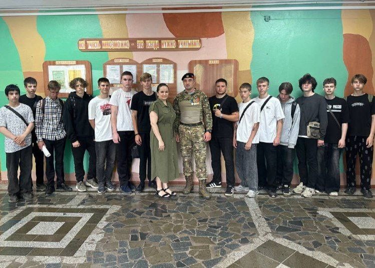 В Приморском индустриальном колледже прошла встреча с участником СВО В Приморском индустриальном колледже прошла встреча с участником СВО