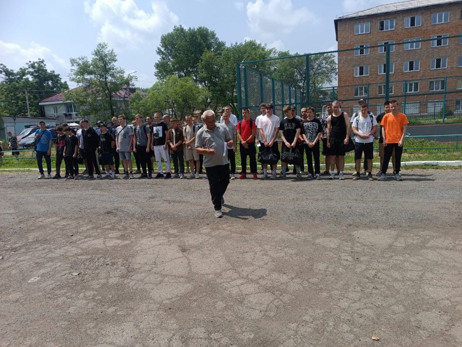 В Арсеньеве состоялась торжественная отправка призывников В Арсеньеве состоялась торжественная отправка призывников