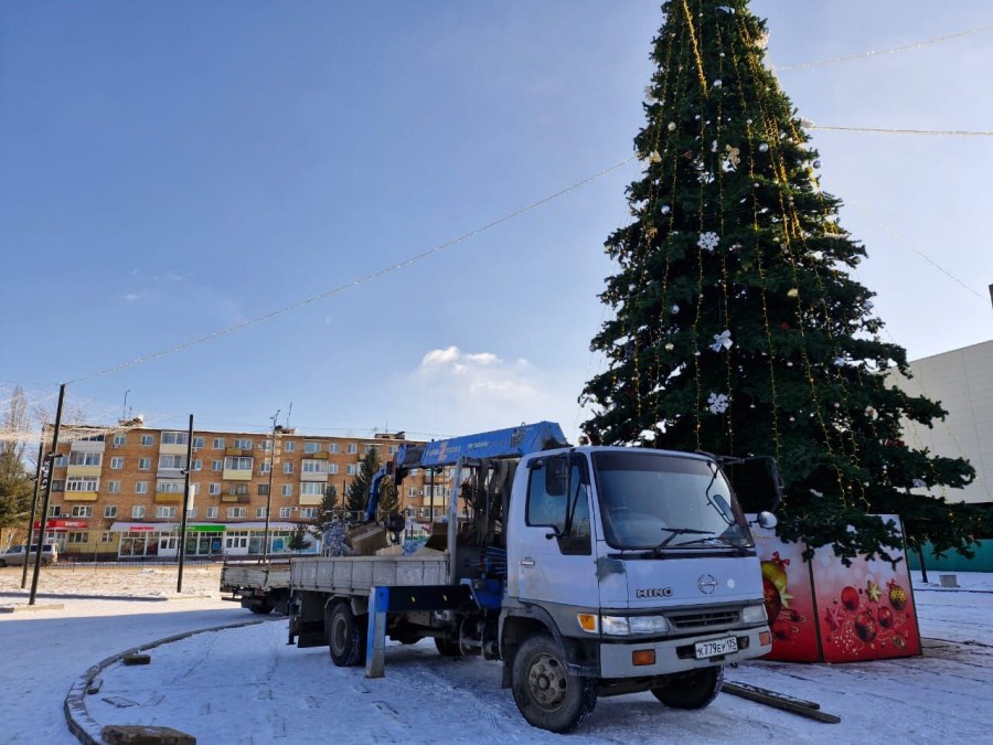 18 декабря, полным ходом идут работы по оборудованию новогоднего городка