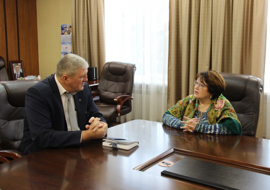 Арсеньев с рабочим визитом посетила сенатор Л.З. Талабаева