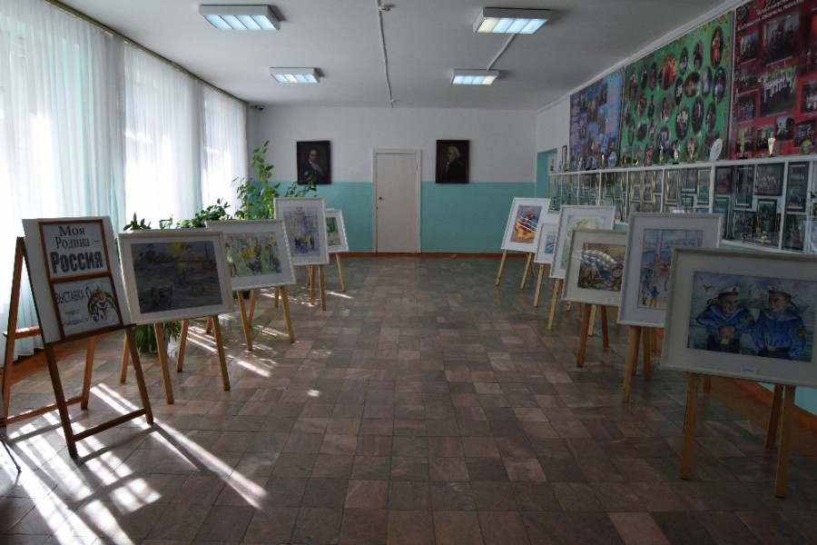 В Арсеньевской детской школе искусств открыта выставка, посвященная Дню народного единства