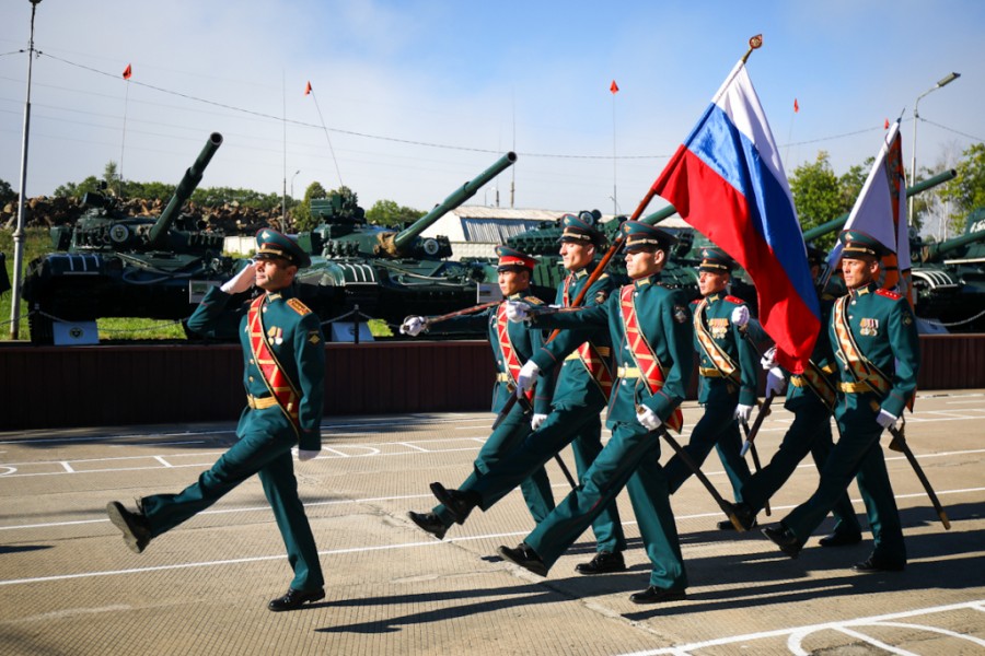 Губернатор Приморья поздравил Центральную базу резерва танков с 76-летием и Днем танкиста