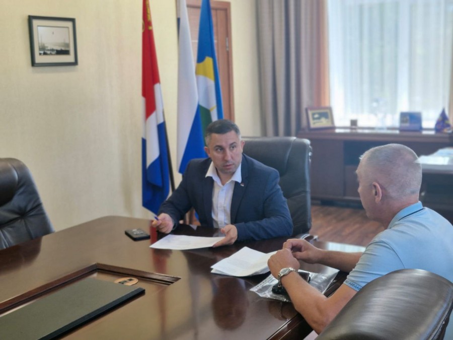На приеме у Сергея Угарова побывали жители частного сектора На приеме у Сергея Угарова побывали жители частного сектора