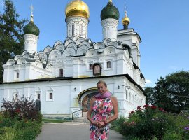 «С грудью нараспашку в церковь»: Оскорбленные верующие напророчили Волочковой адские муки