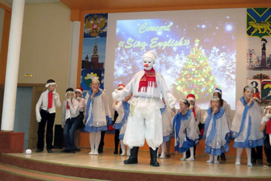 Праздничный концерт «Поем на иностранном языке» состоялся в школе № 8