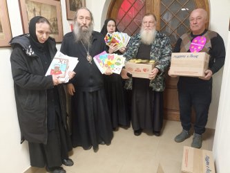 Пасхальные подарки подготовили бойцам СВО представители Арсеньевской епархии