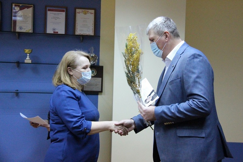 Жители Арсеньева получили подарки от депутата Законодательного Собрания