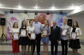 Церемония награждения юных арсеньевцев премией "За особые достижения в области искусства и культуры" 1