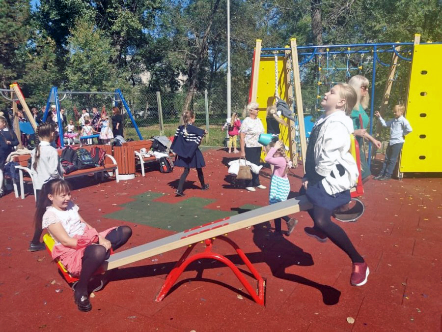 Беспорядки на новой детской площадке (Арсеньев).