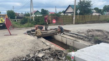 В Арсеньев проводятся ремонтные работы на улице Островского.