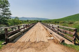 Восстановить мост через реку Арсеньевка пообещали до первых дней апреля