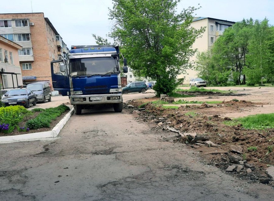 В Арсеньеве началась подготовка к ремонту дворовых территорий по проекту "1000 дворов"