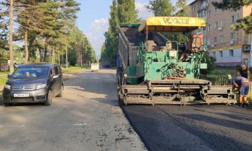 В Арсеньеве продолжаются ремонтные работы по улице Ломоносова