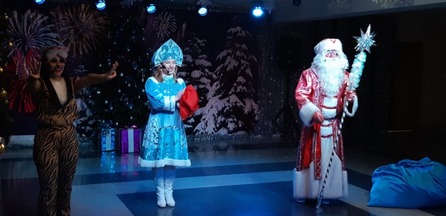 Во Дворце культуры «Прогресс» города Арсеньев прошли новогодние дискотеки