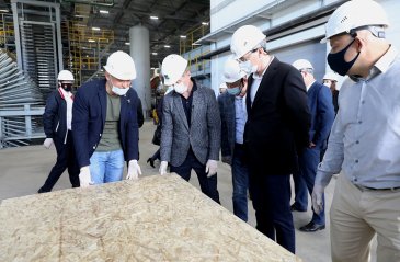 Первый на Дальнем Востоке завод по производству OSB-плит заработал в приморском Спасске-Дальнем