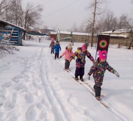 Арсеньевские школьники и воспитанники детских садов встали на лыжи 2