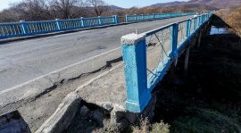 На реке Артемовка под Штыково треснула опора моста — проезд большегрузов в Находку закрыт