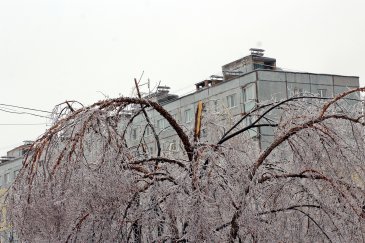 В первую очередь идет восстановление электроэнергии в домах частного сектора