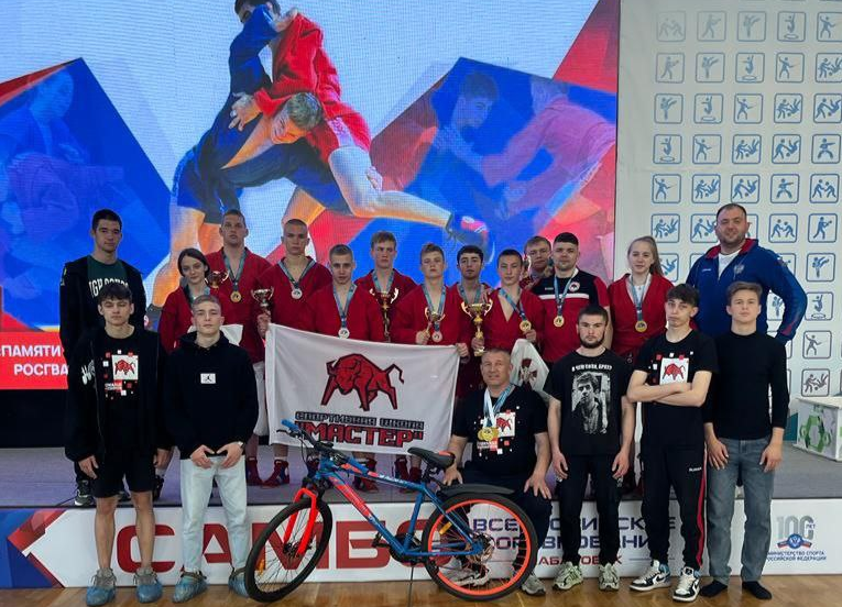 Арсеньевский спортсмен принял участие во Всероссийских соревнованиях по самбо