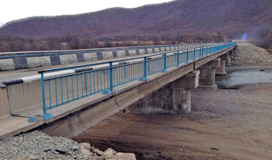 В Приморье открыли мост, который обрушился две недели назад