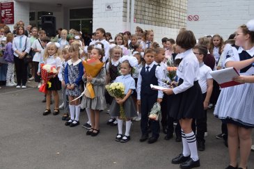 ​1 сентября в Детской школе искусств города Арсеньев прошла торжественная линейка