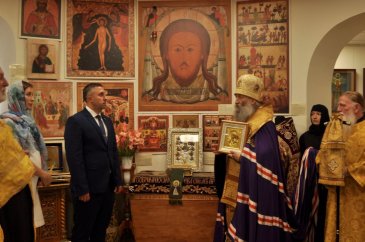 В день инаугурации Главы АГО, владыка Гурий совершил Благодарственный молебен 1