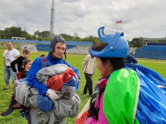 В Арсеньеве прошли парашютные прыжки – в честь Дня города