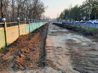 В Арсеньеве возле парка "Восток" начался ремонт тротуара