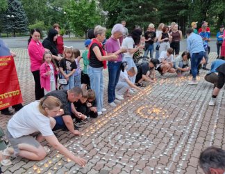 Акция «Огненные картины войны» состоялась 22 июня, на площади возле обелиска Славы 1