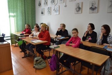 Учащихся Детской школы искусств познакомили с опереттой «Севастопольский вальс»